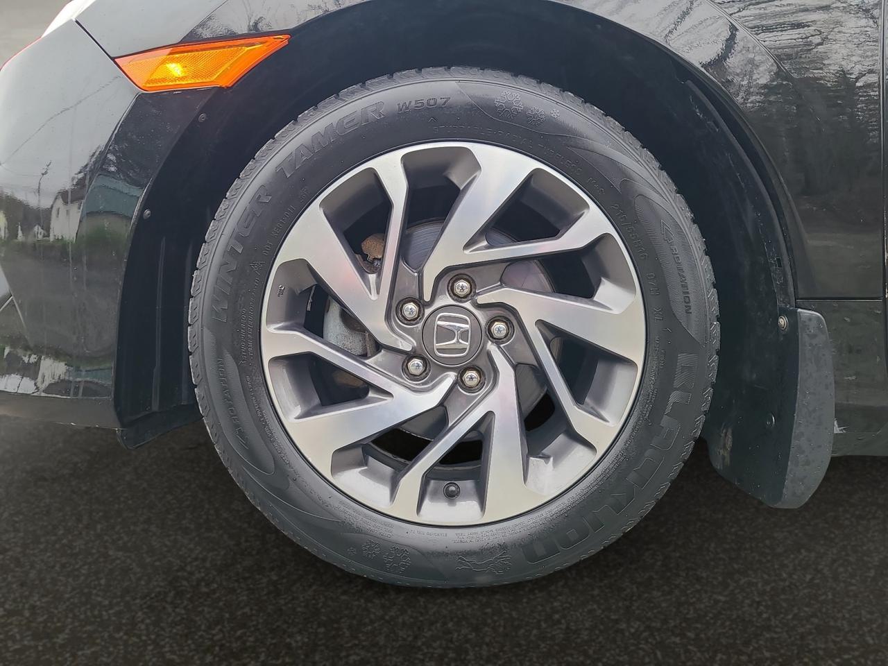2018 Honda Civic SE - Photo #9