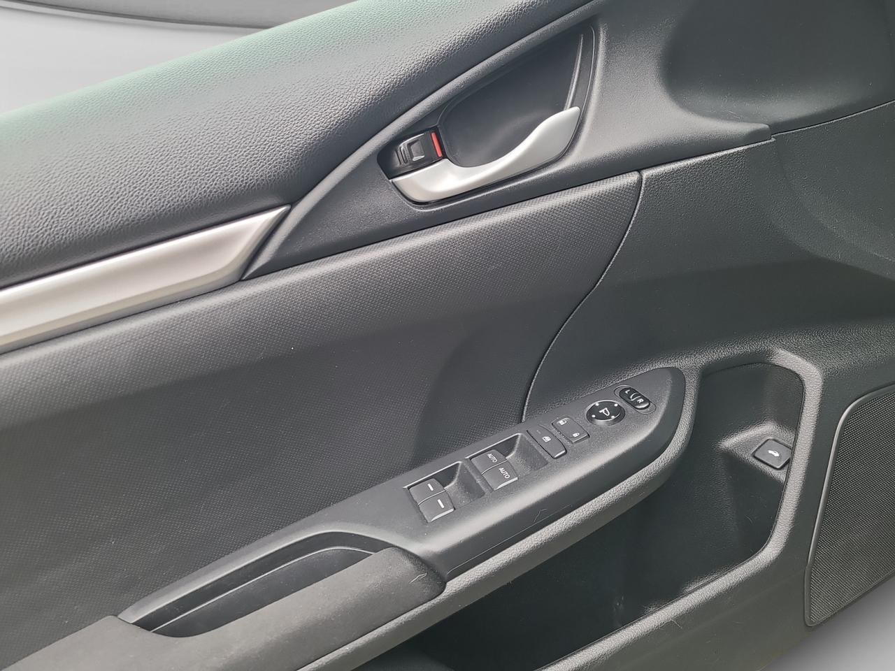 2018 Honda Civic SE Photo