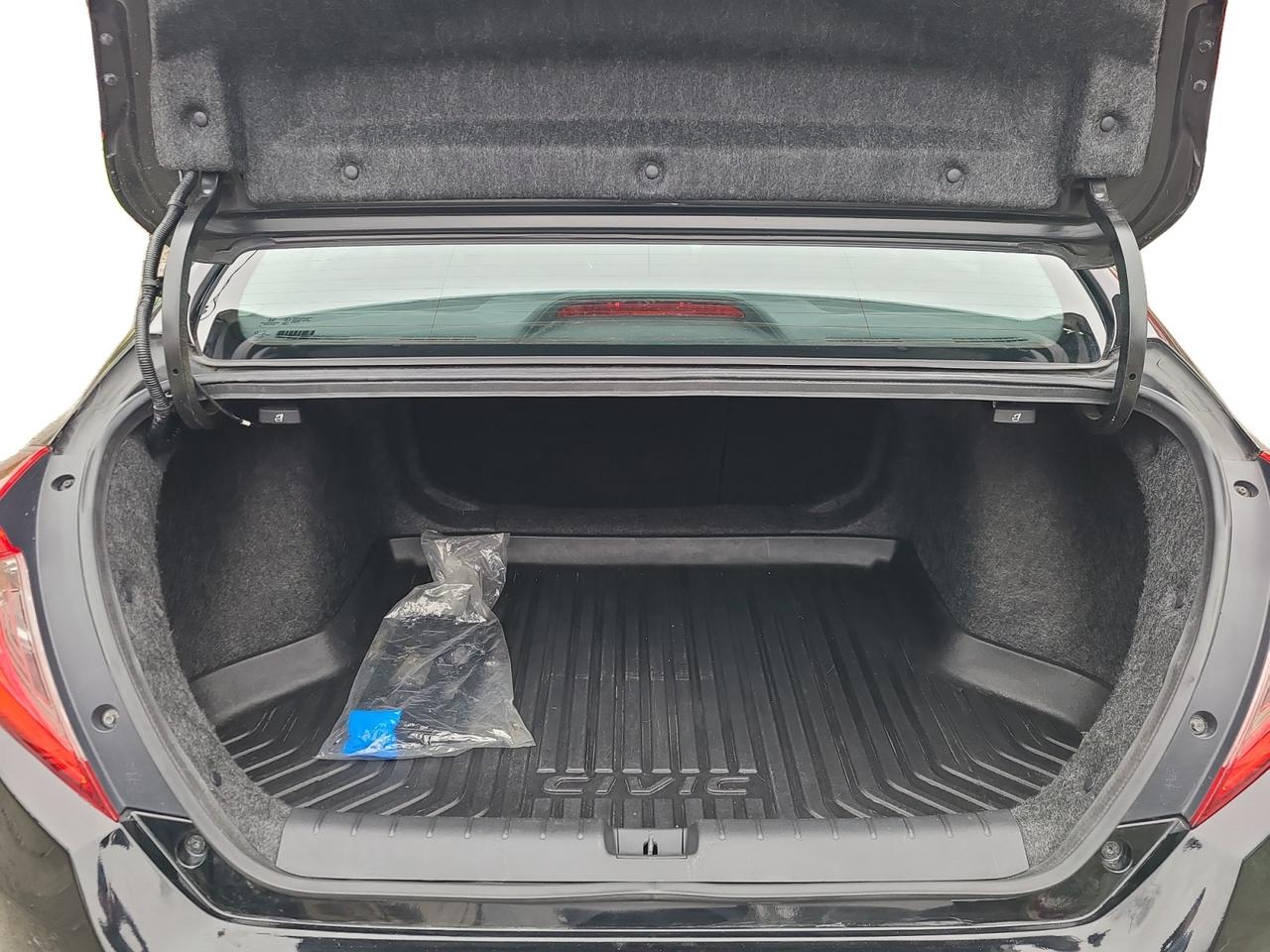 2018 Honda Civic SE Photo
