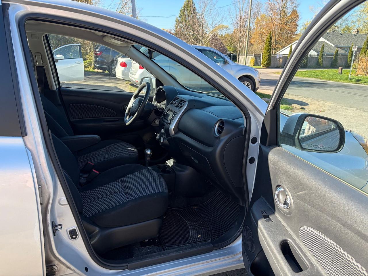 2015 Nissan Micra 4dr HB AUTO SV Photo