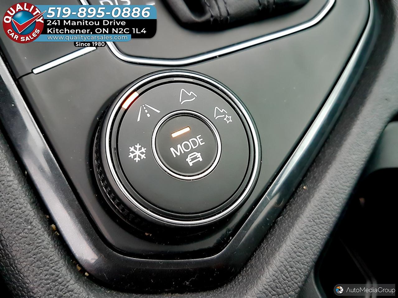 2019 Volkswagen Tiguan Comfortline 4MOTION *LEATHER-SUNROOF-NAVIGATION* Photo