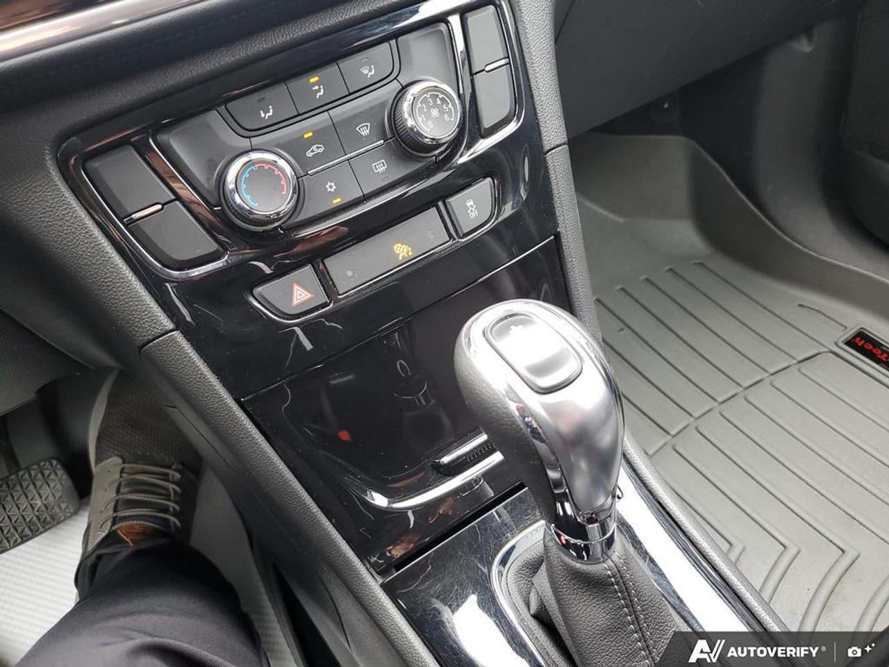 2019 Buick Encore Sport Touring-REMOTE START-BACK UP CAMERA-BLUETOOT Photo