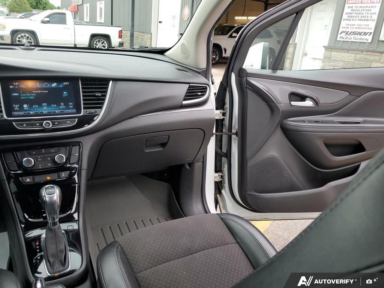 2019 Buick Encore Sport Touring-REMOTE START-BACK UP CAMERA-BLUETOOT Photo