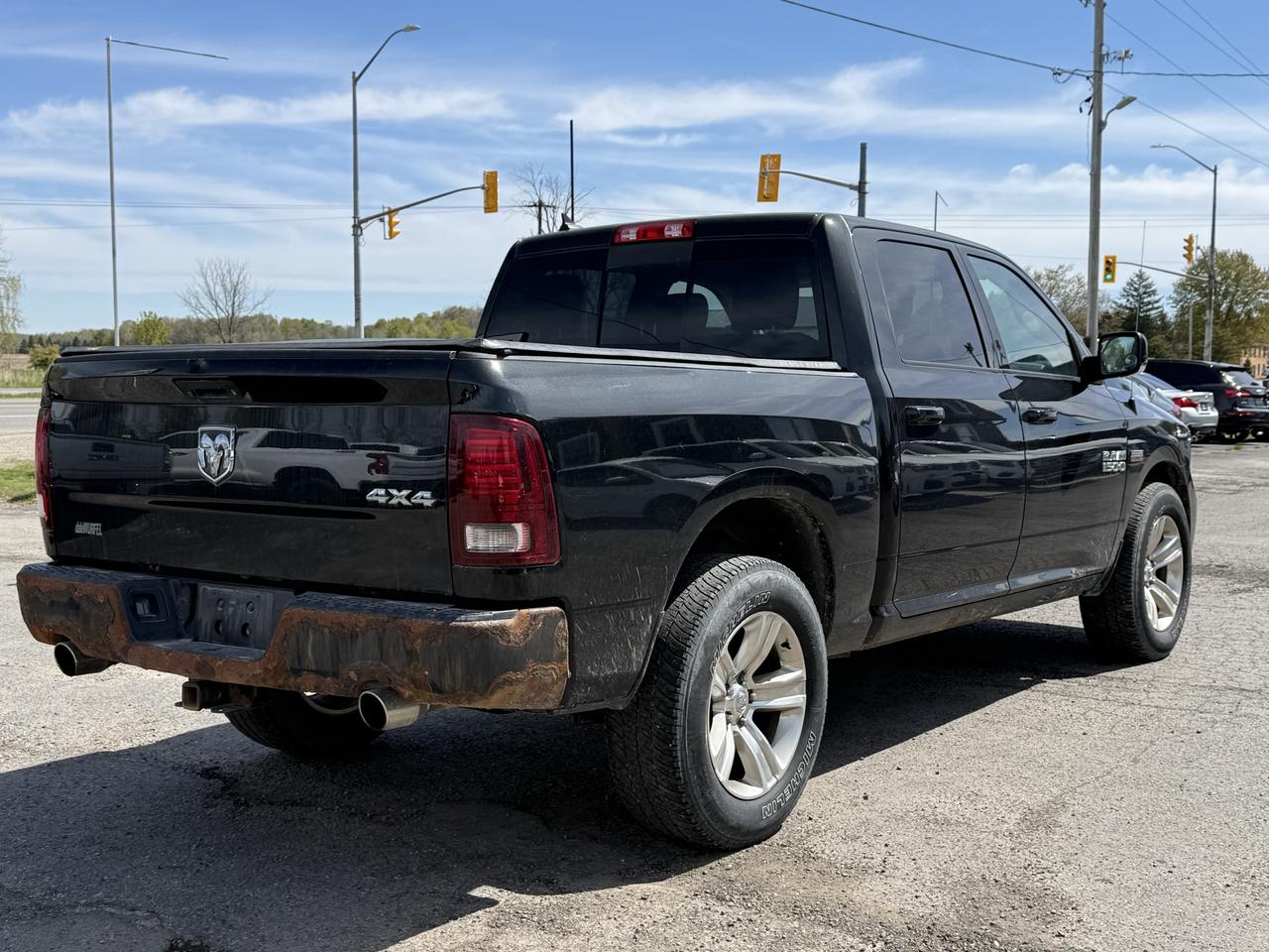 2018 RAM 1500 SPORT Photo2