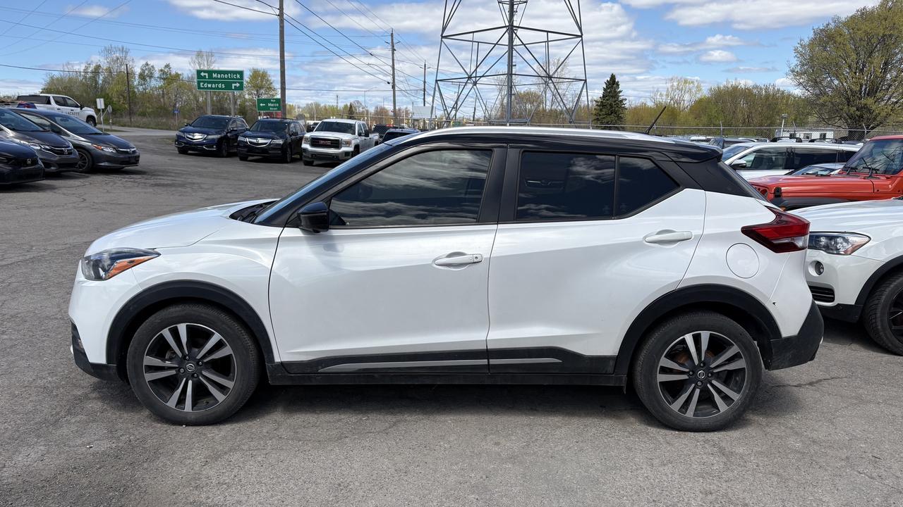 2019 Nissan Kicks SR Photo