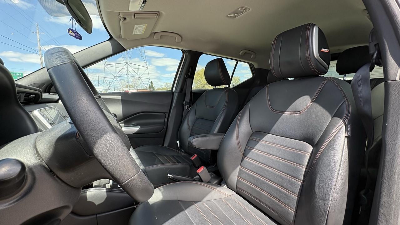 2019 Nissan Kicks SR Photo