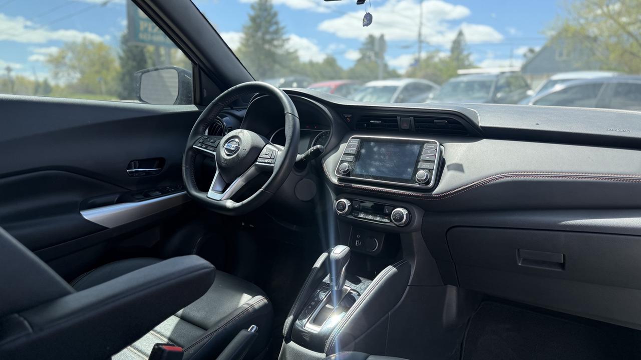 2019 Nissan Kicks SR Photo
