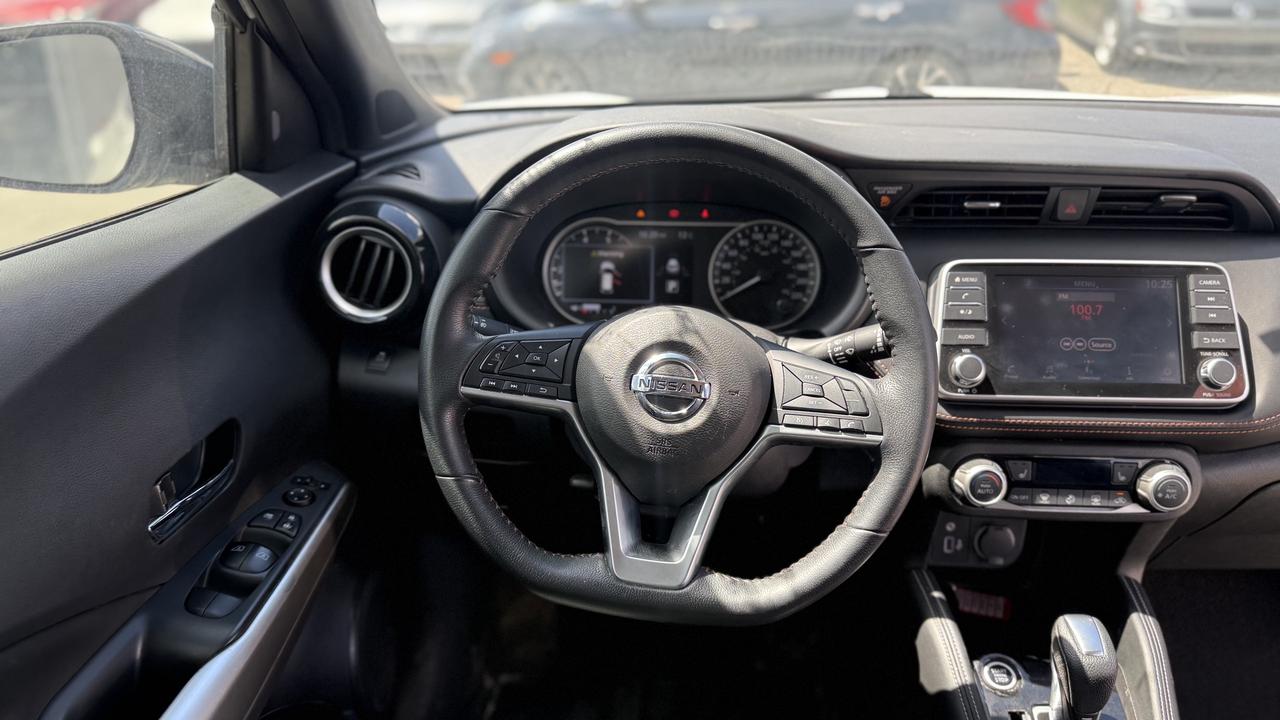 2019 Nissan Kicks SR Photo