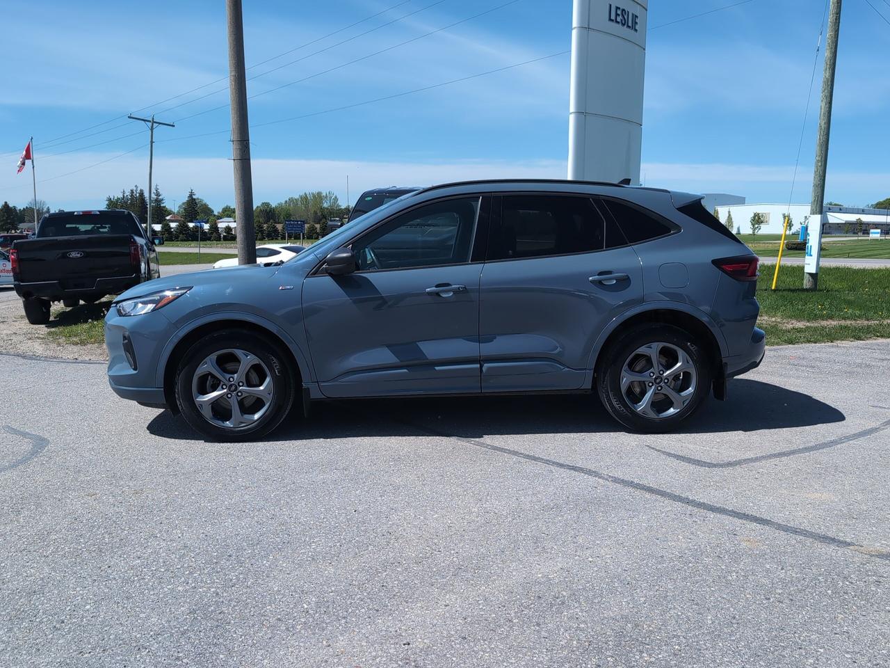 2023 Ford Escape ST-Line AWD Photo2