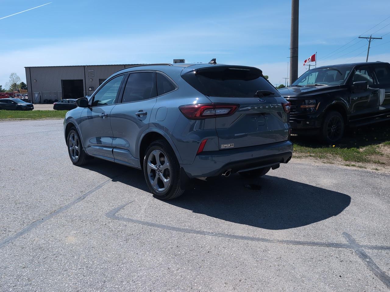 2023 Ford Escape ST-Line AWD Photo3