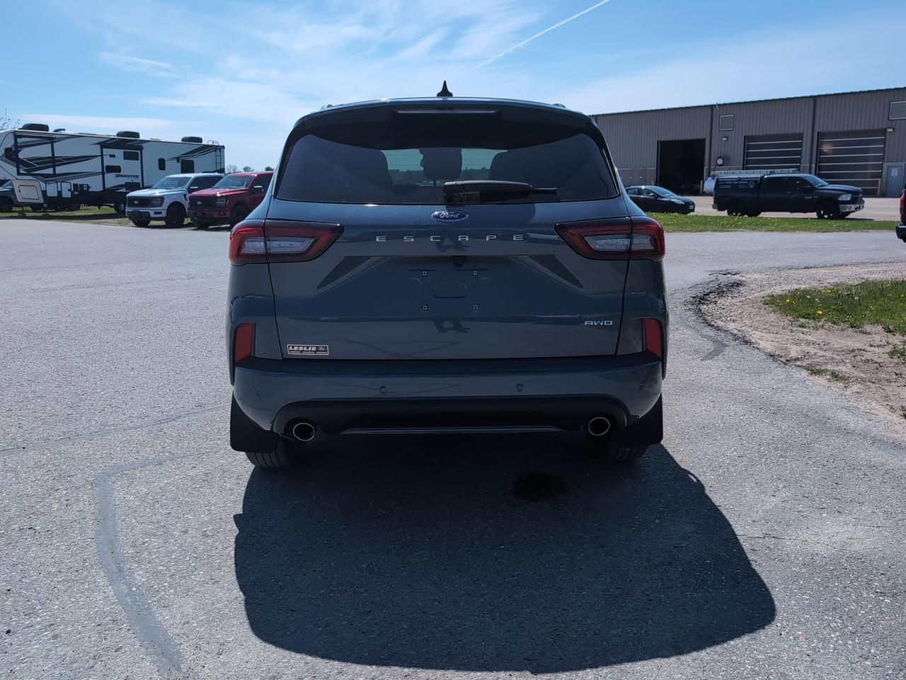 2023 Ford Escape ST-Line AWD Photo4