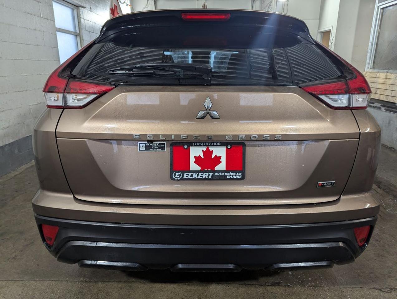 2022 Mitsubishi Eclipse Cross ES S-AWC WITH HD RADIO!! Photo