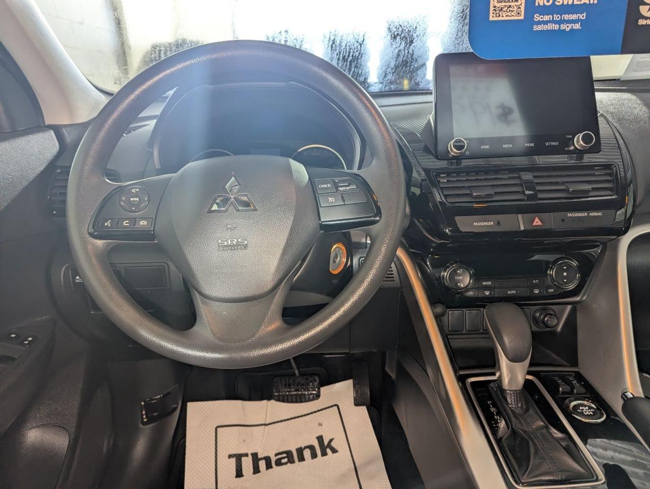 2022 Mitsubishi Eclipse Cross ES S-AWC WITH HD RADIO!! Photo