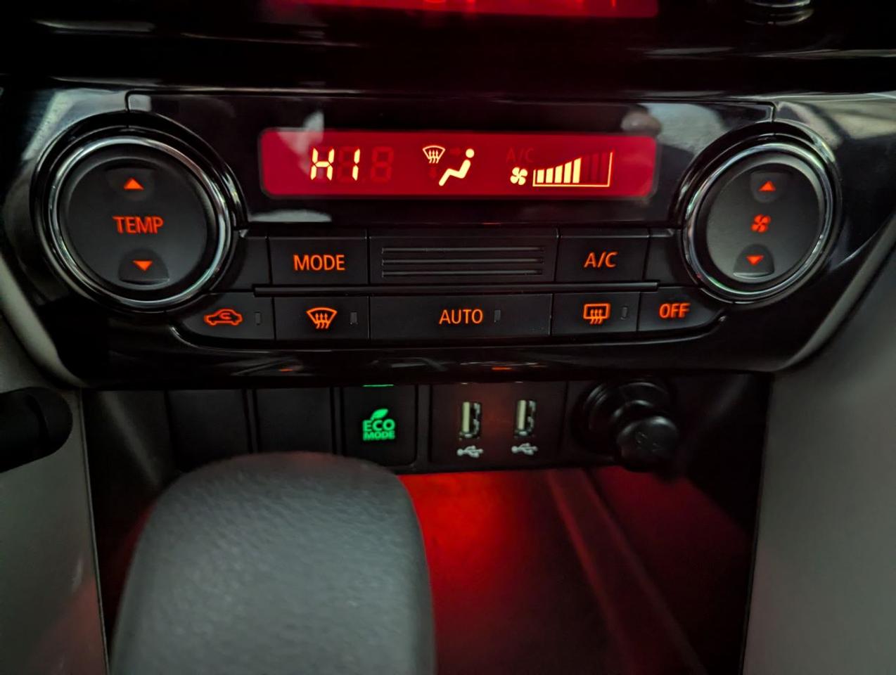 2022 Mitsubishi Eclipse Cross ES S-AWC WITH HD RADIO!! Photo