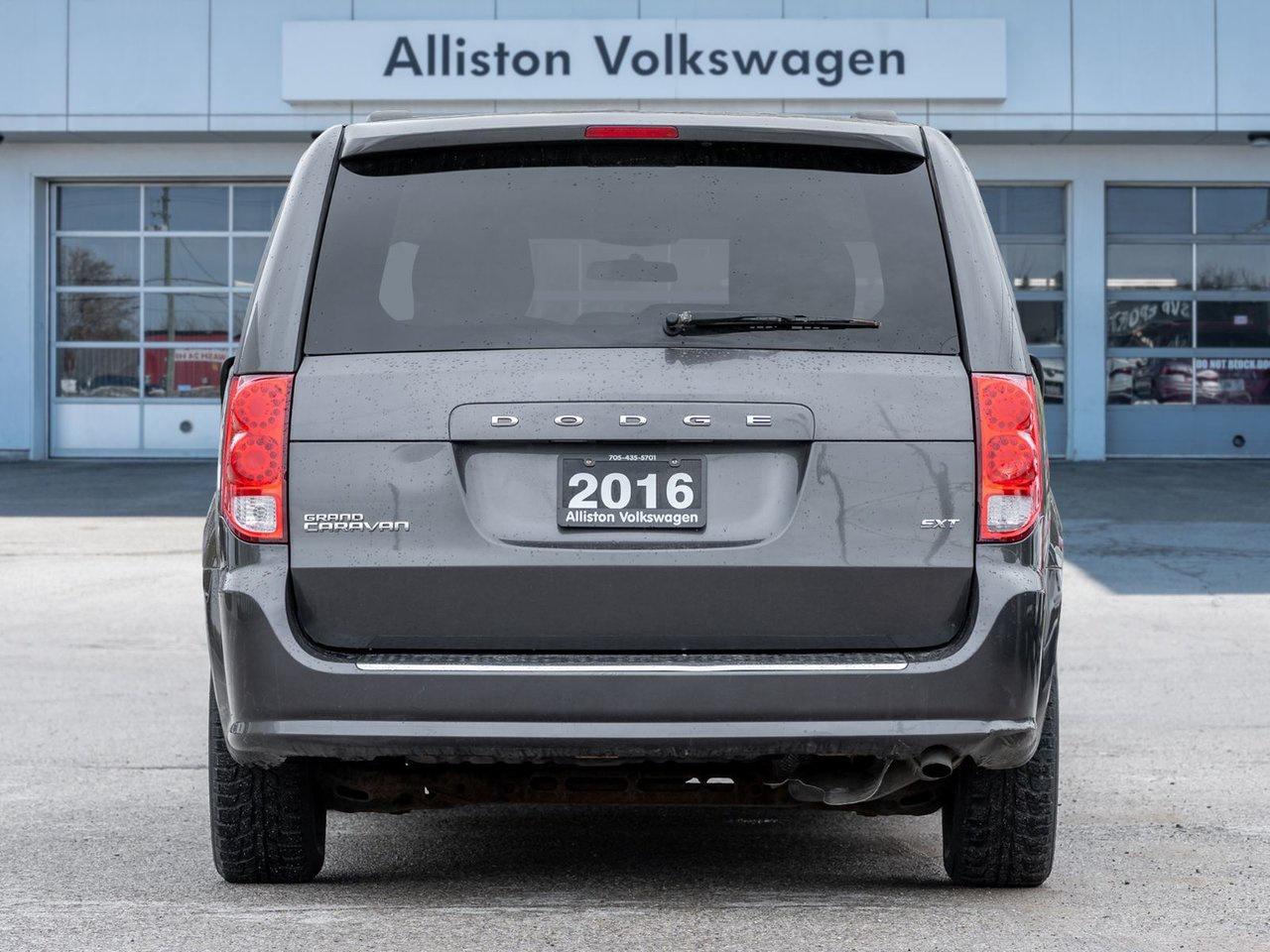 2016 Dodge Grand Caravan SXT Photo