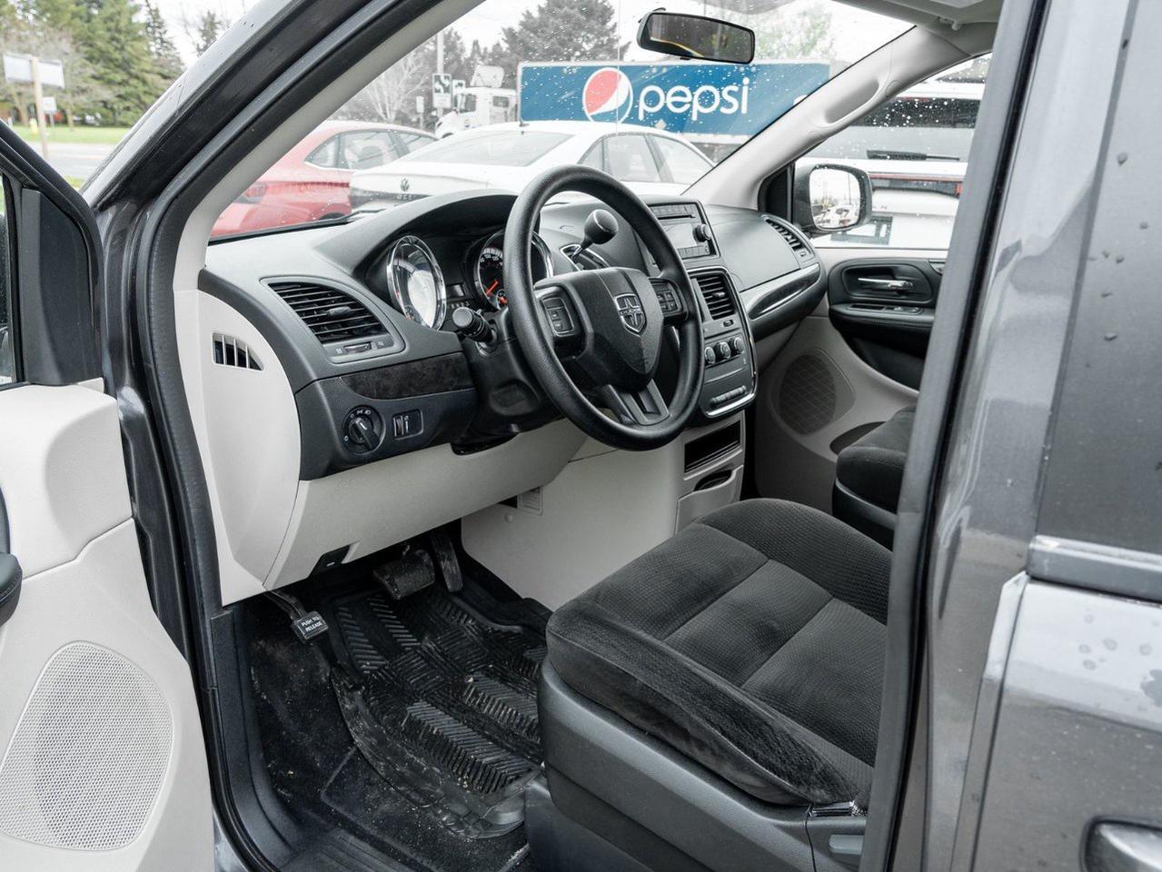 2016 Dodge Grand Caravan SXT Photo