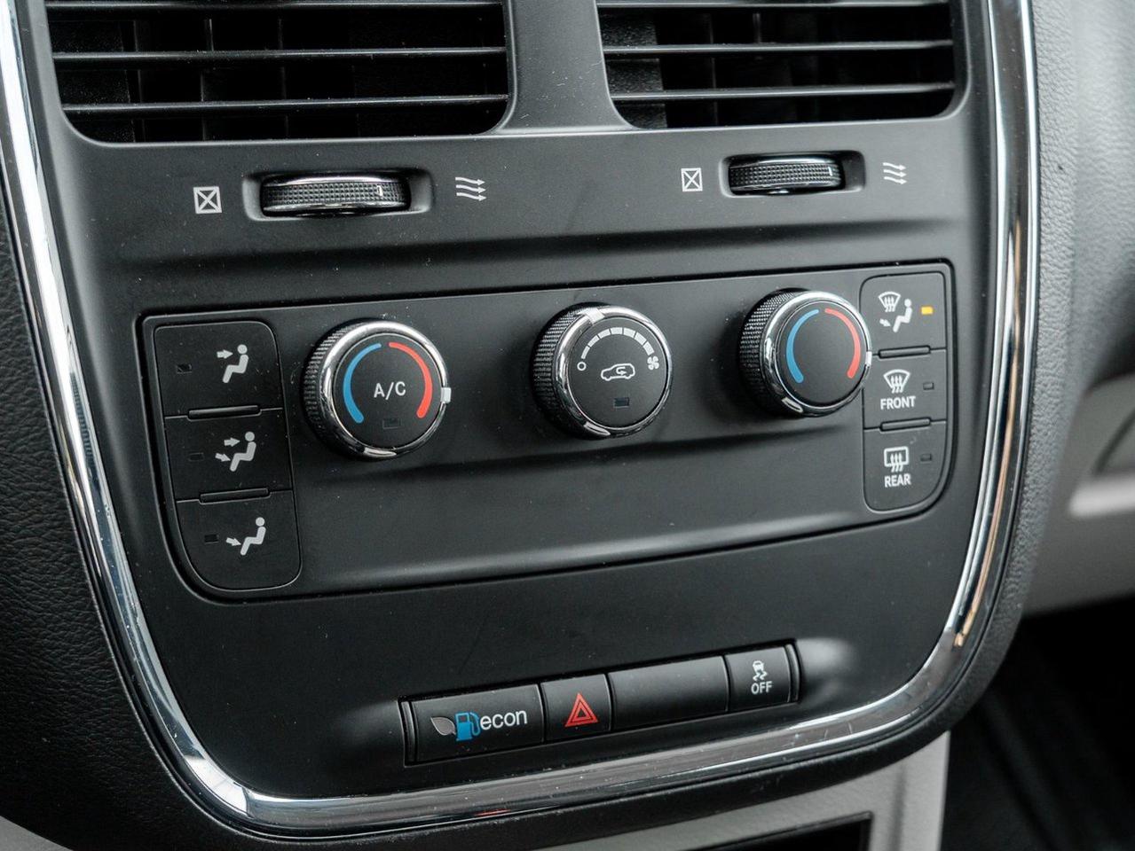 2016 Dodge Grand Caravan SXT Photo