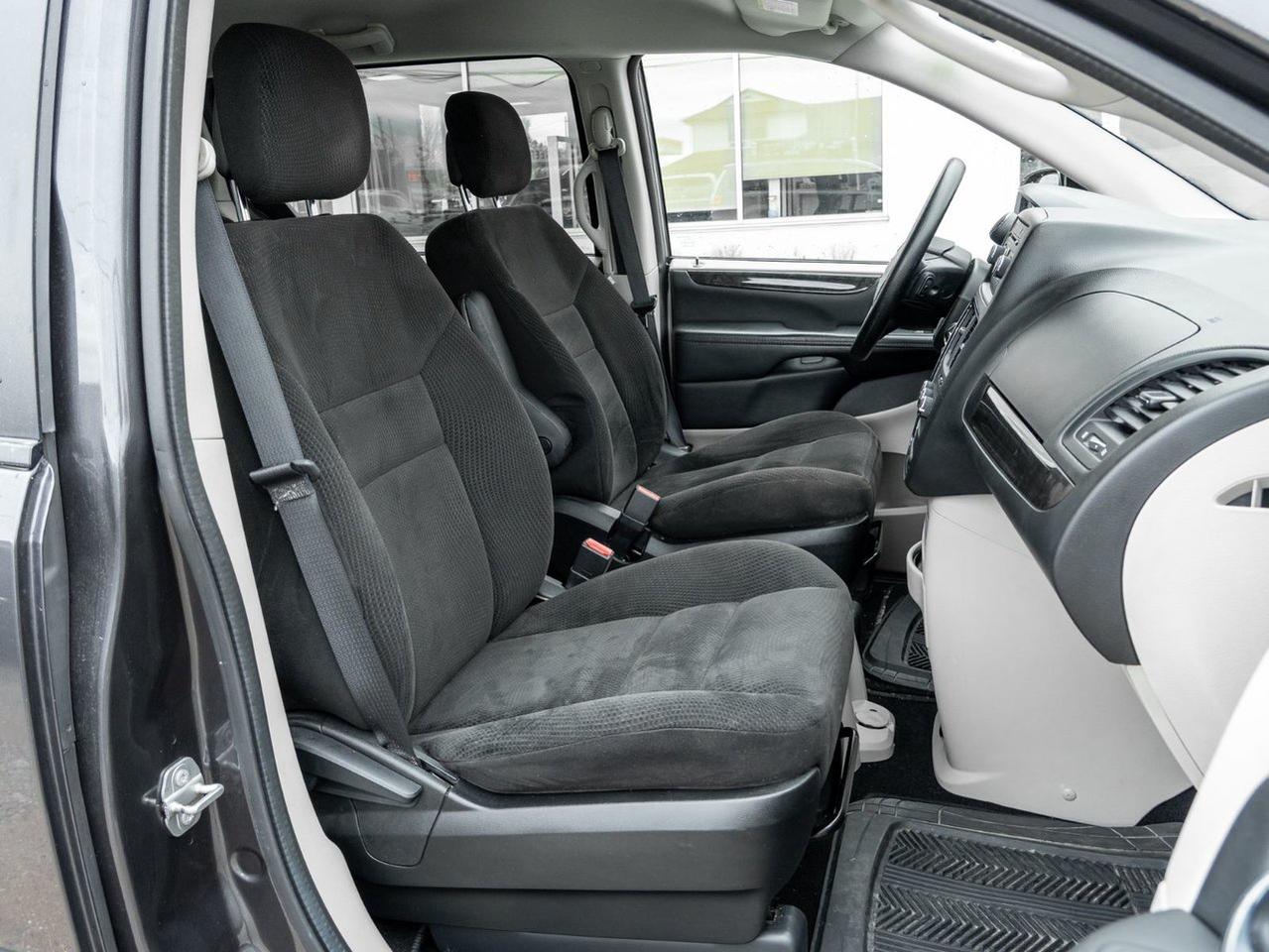 2016 Dodge Grand Caravan SXT Photo