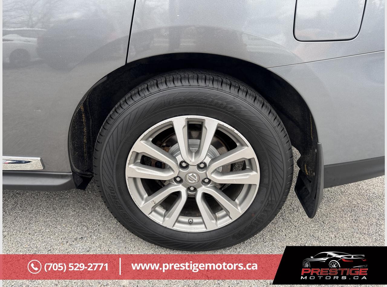 2016 Nissan Pathfinder SL Photo