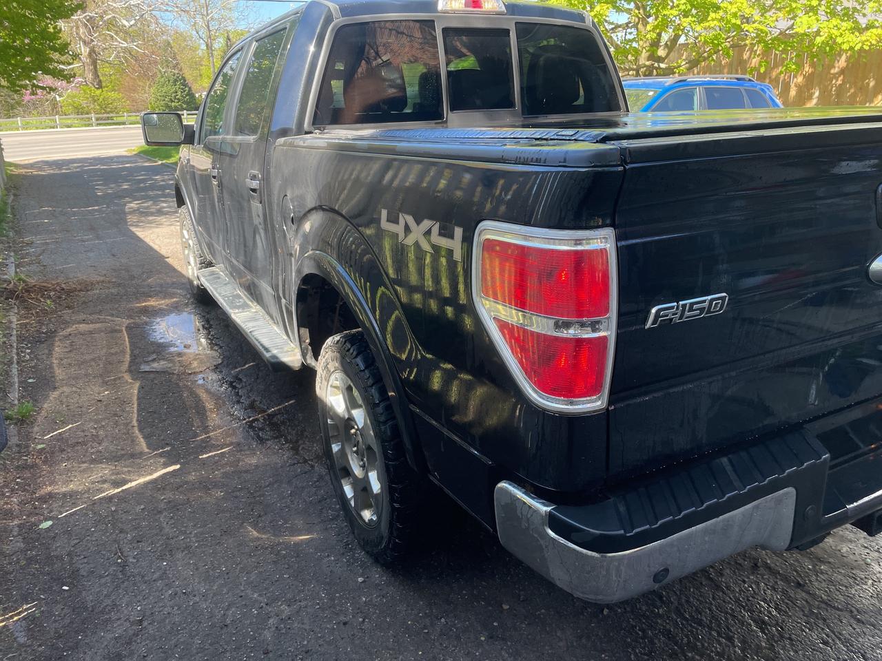 2012 Ford F-150 Lariat Photo