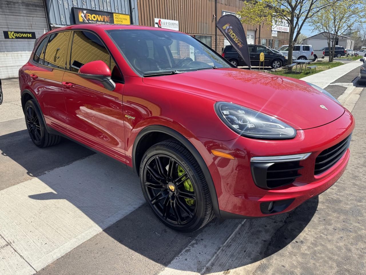 2018 Porsche Cayenne S Photo3