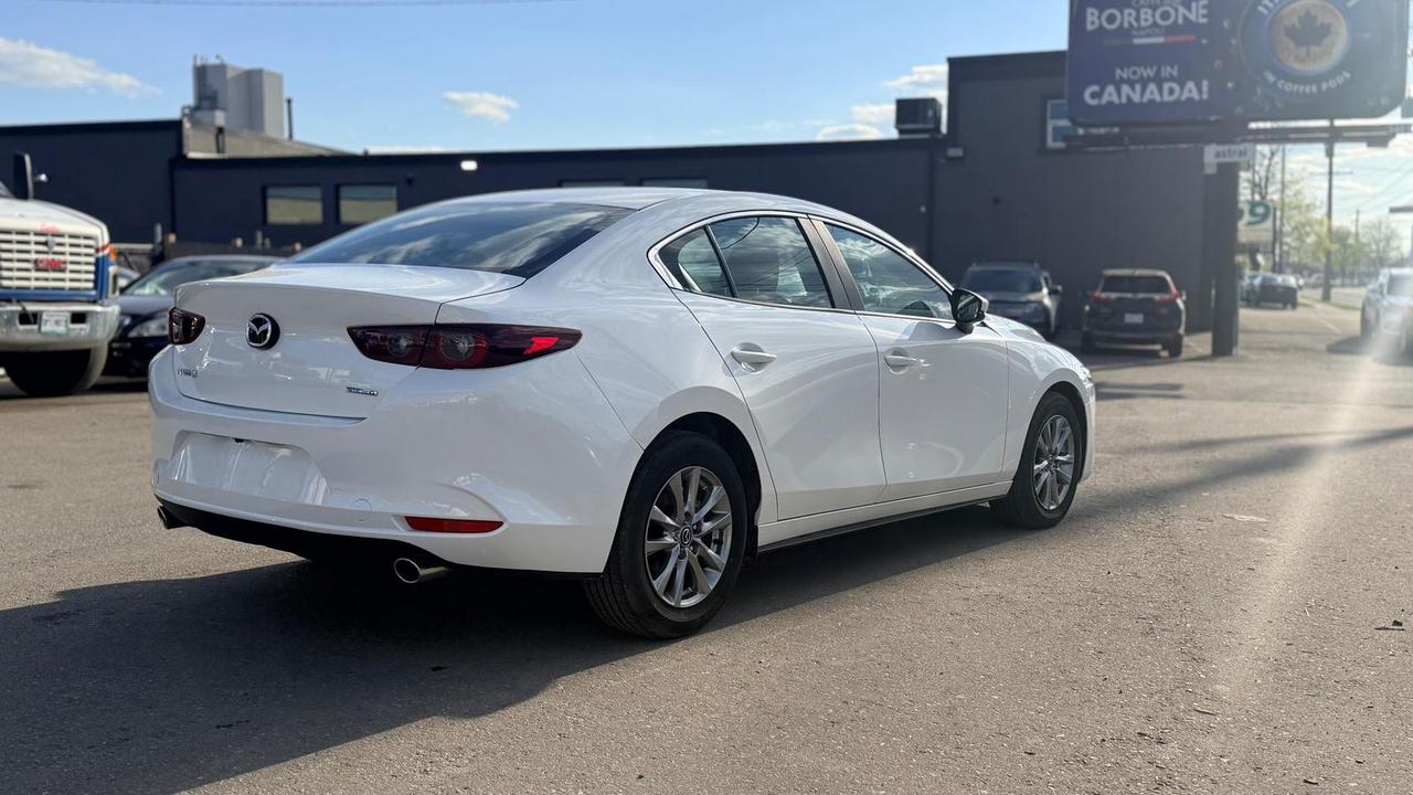 2025 Mazda MAZDA3 S Preferred Photo4