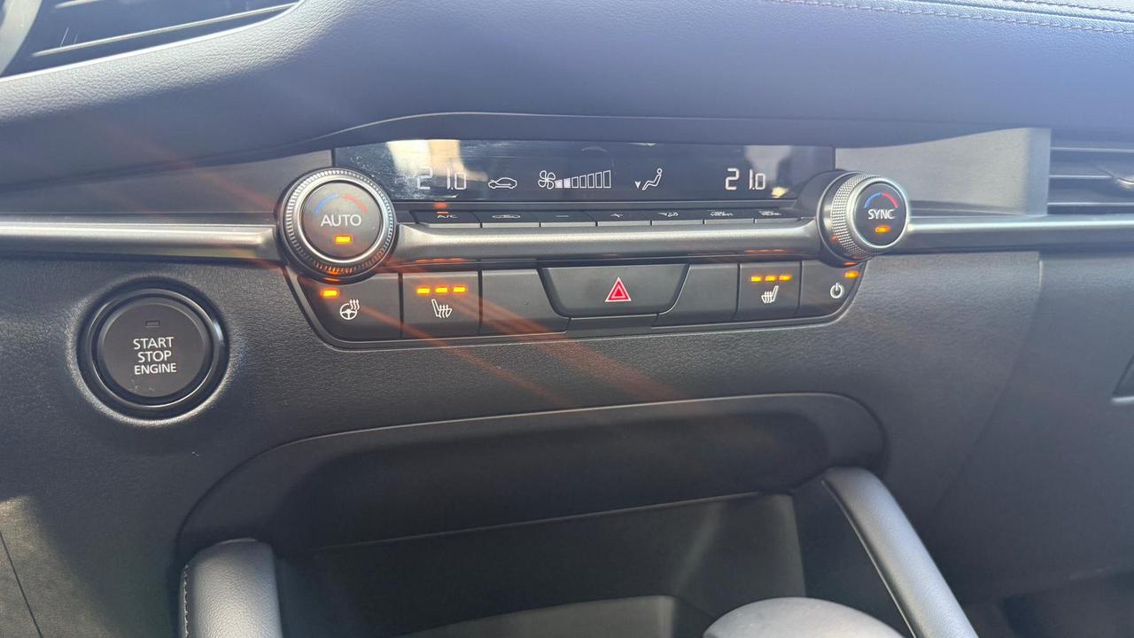 2025 Mazda MAZDA3 S Preferred Photo