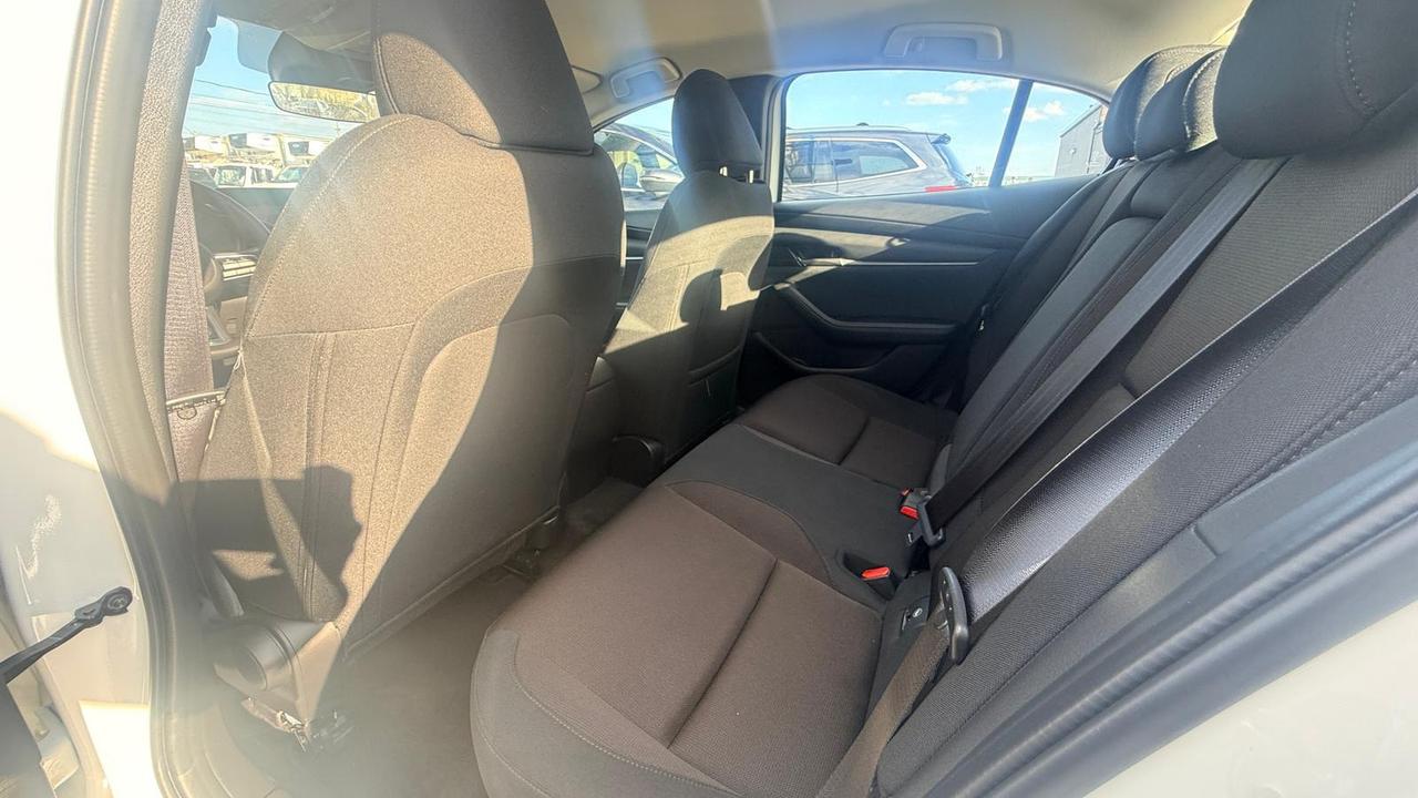2025 Mazda MAZDA3 S Preferred Photo