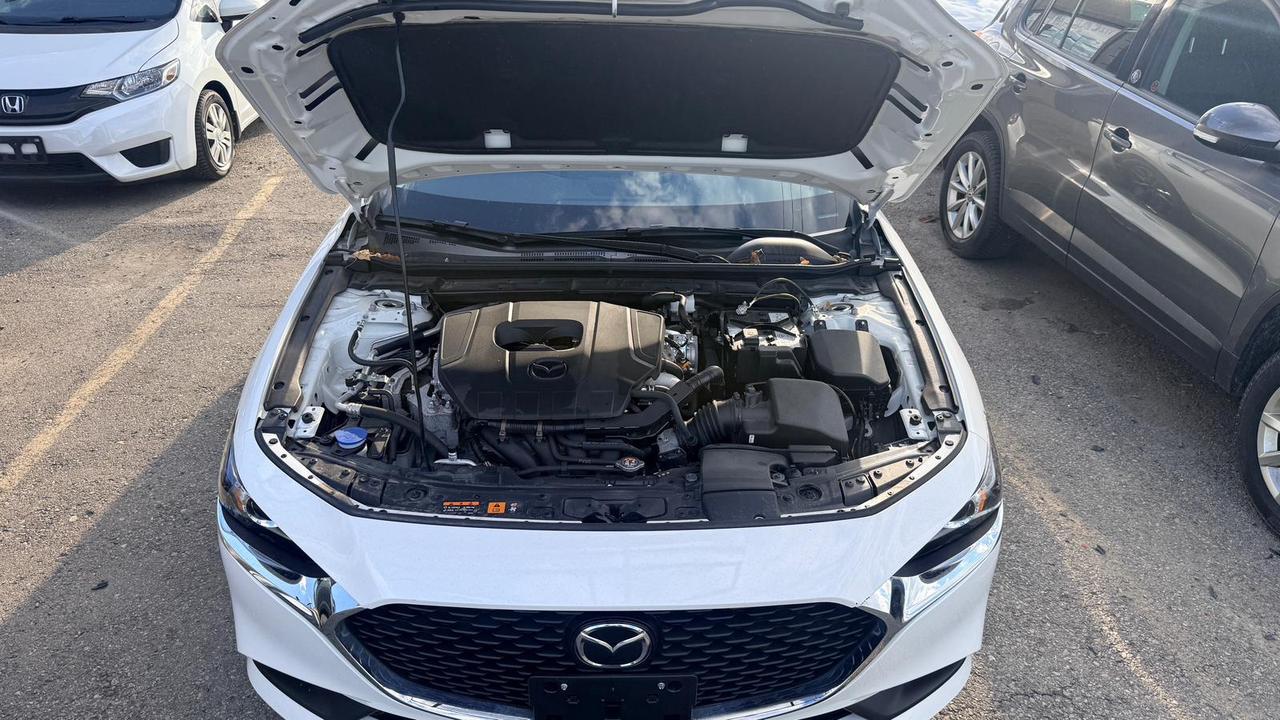 2025 Mazda MAZDA3 S Preferred Photo