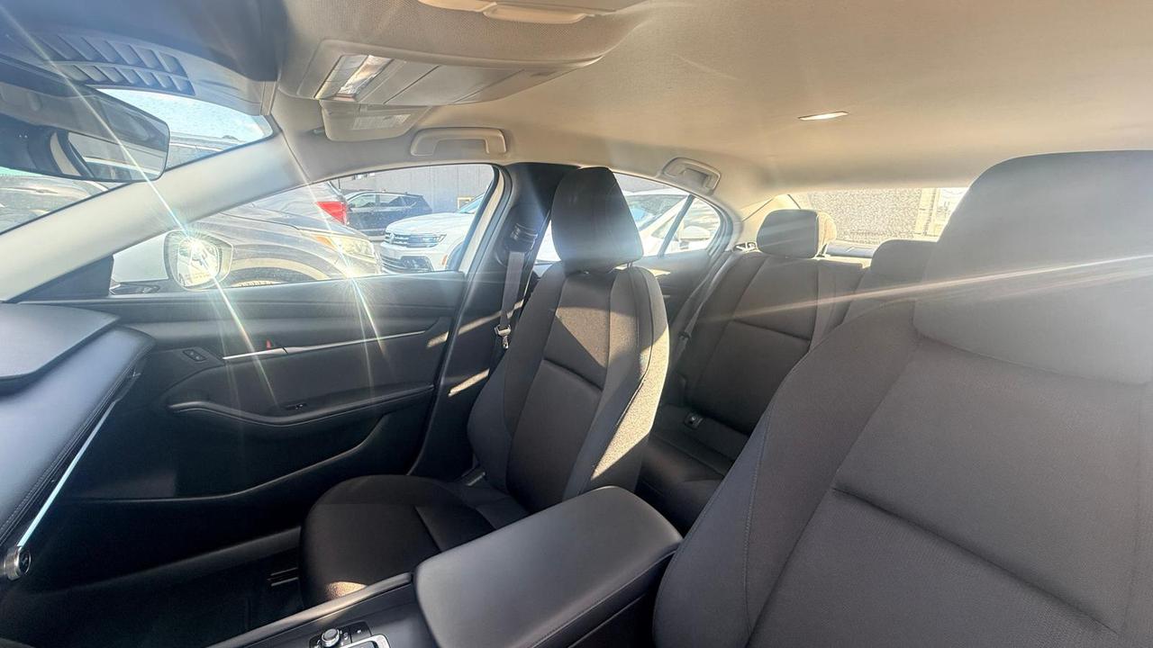 2025 Mazda MAZDA3 S Preferred Photo