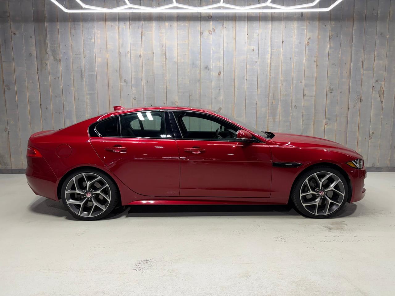 2017 Jaguar XE V6 SUPERCHARGED  R-Sport  35T FULL SERVICE RECORDS Photo