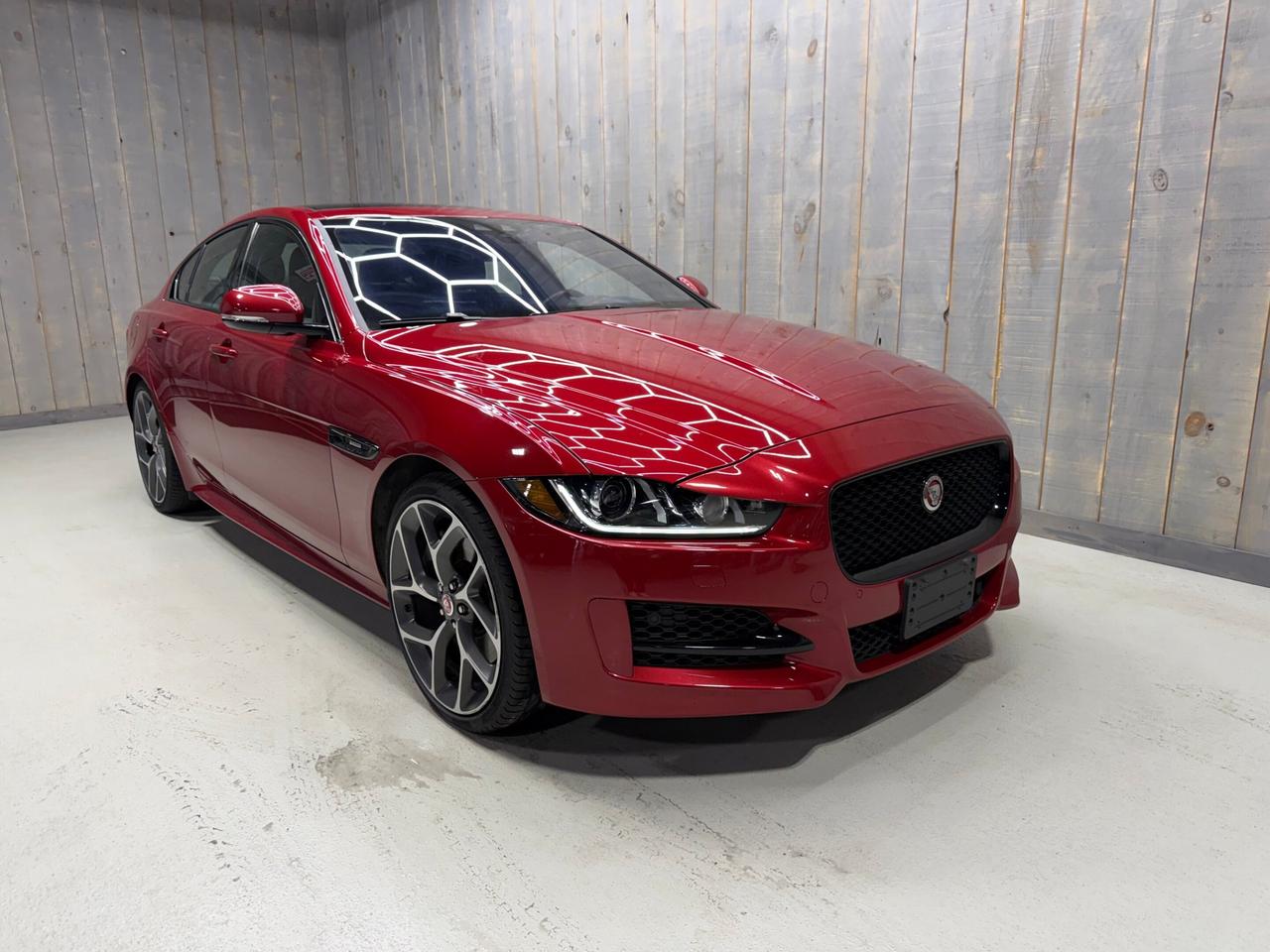 2017 Jaguar XE V6 SUPERCHARGED  R-Sport  35T FULL SERVICE RECORDS Photo0