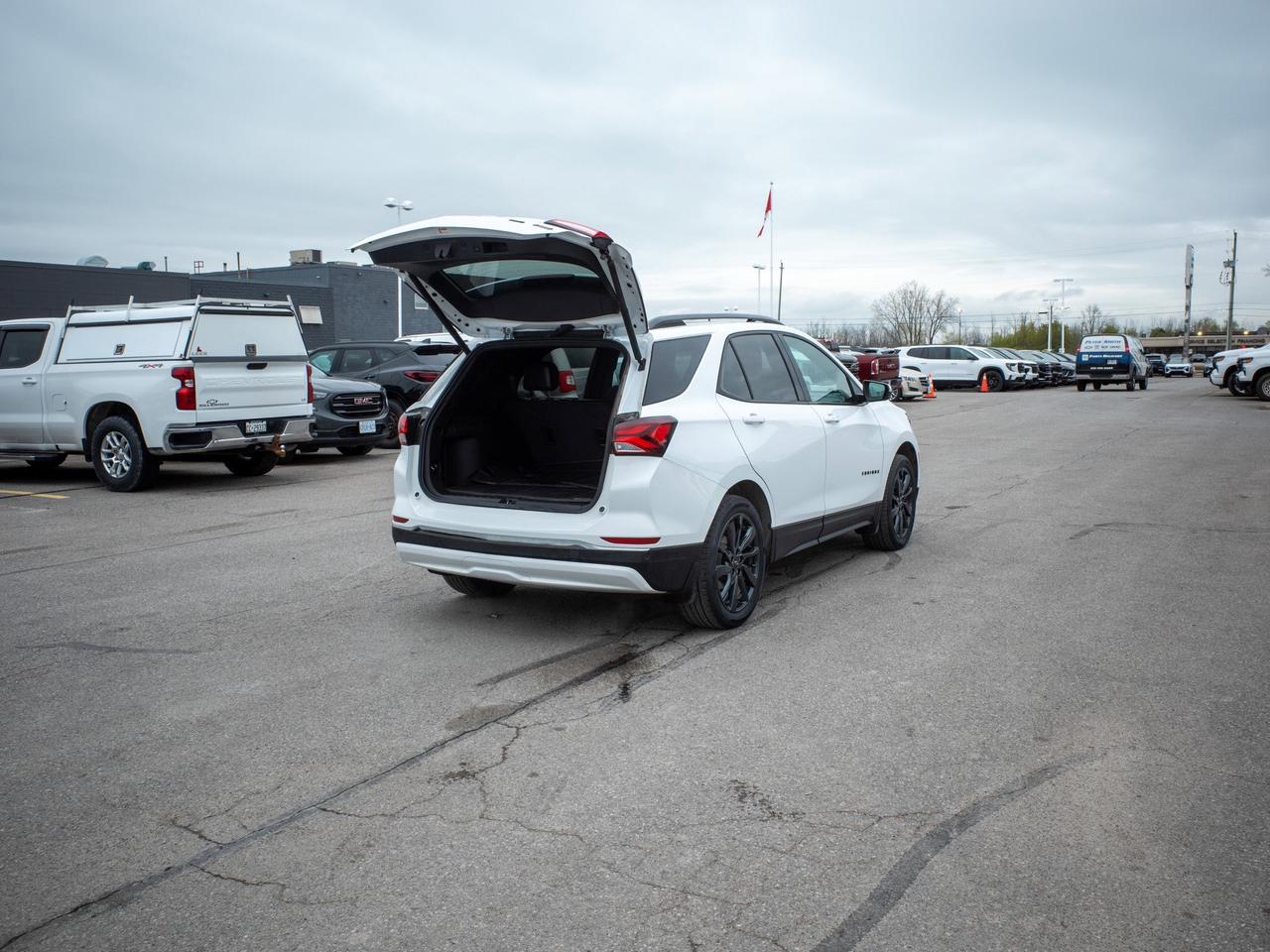 2023 Chevrolet Equinox RS - Power Driver Seat   Remote Trunk Release Photo