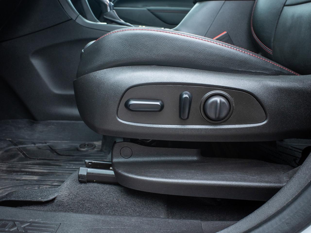 2023 Chevrolet Equinox RS - Power Driver Seat   Remote Trunk Release Photo