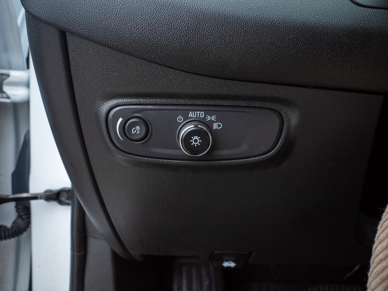 2023 Chevrolet Equinox RS - Power Driver Seat   Remote Trunk Release Photo
