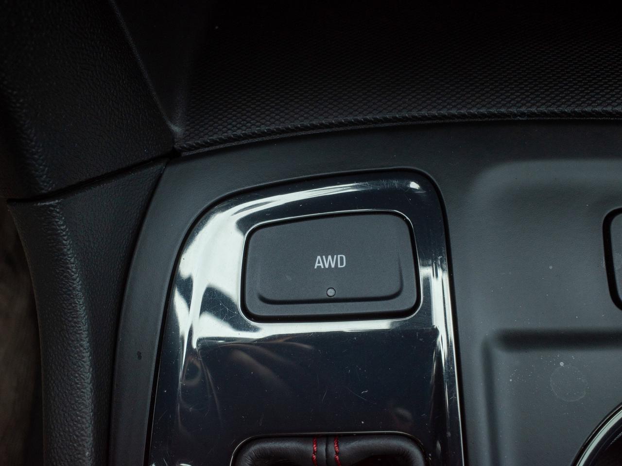 2023 Chevrolet Equinox RS - Power Driver Seat   Remote Trunk Release Photo