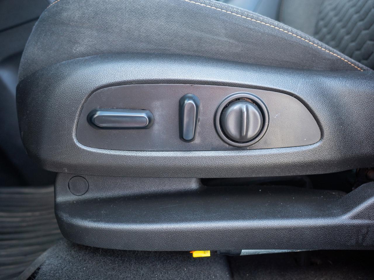 2018 Chevrolet Equinox LT - Heated Seats   Back-Up Camera Photo
