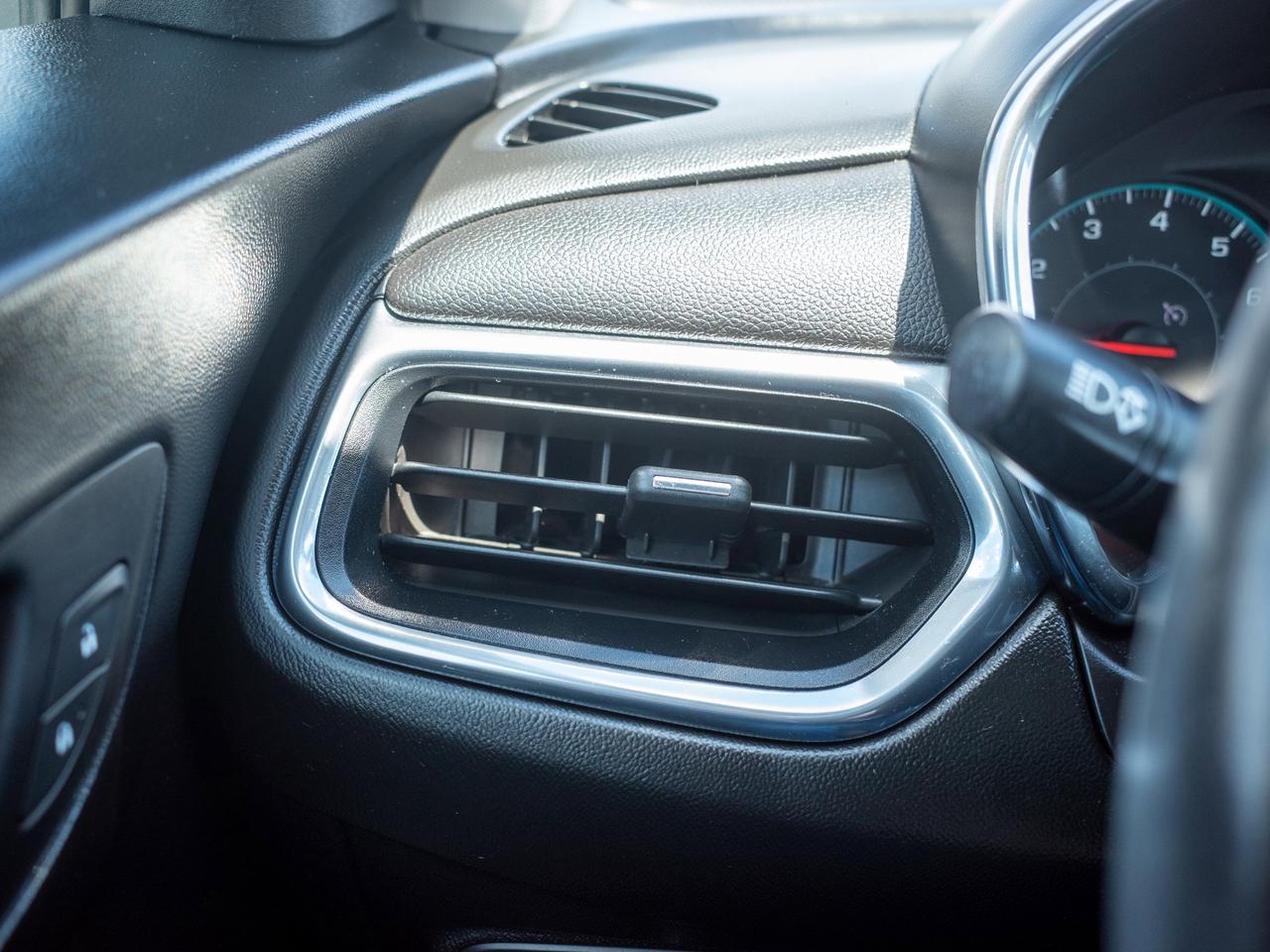 2018 Chevrolet Equinox LT - Heated Seats   Back-Up Camera Photo