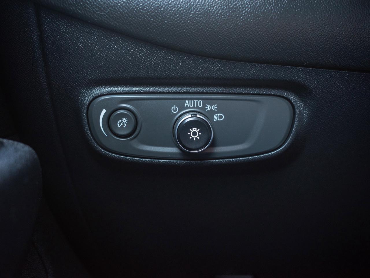 2018 Chevrolet Equinox LT - Heated Seats   Back-Up Camera Photo