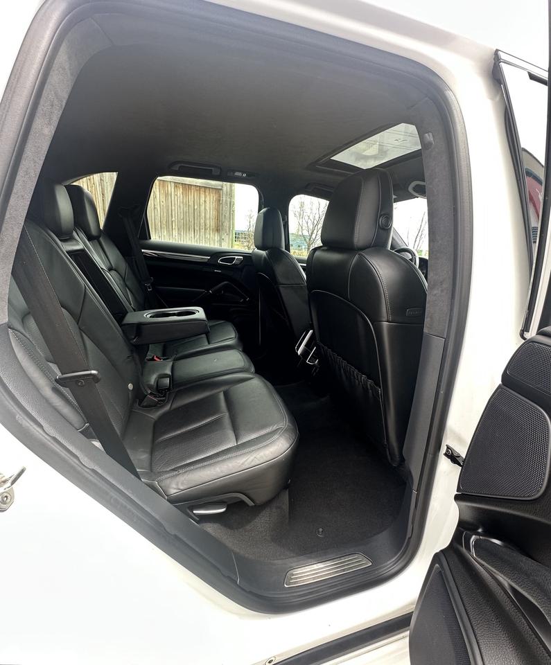 2013 Porsche Cayenne GTS NAVI HTD SEATS NO ACCIDENTS FINANCE & WARRANT Photo