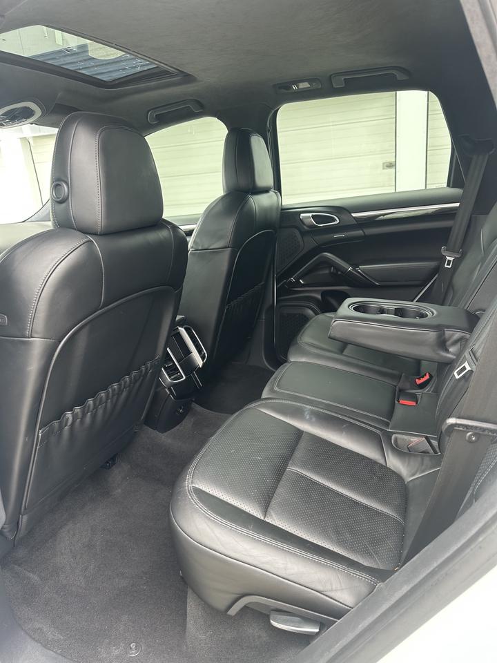 2013 Porsche Cayenne GTS NAVI HTD SEATS NO ACCIDENTS FINANCE & WARRANT Photo