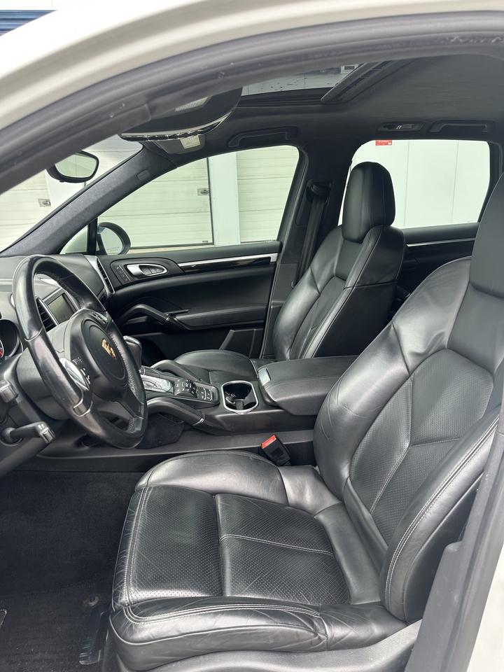 2013 Porsche Cayenne GTS NAVI HTD SEATS NO ACCIDENTS FINANCE & WARRANT Photo