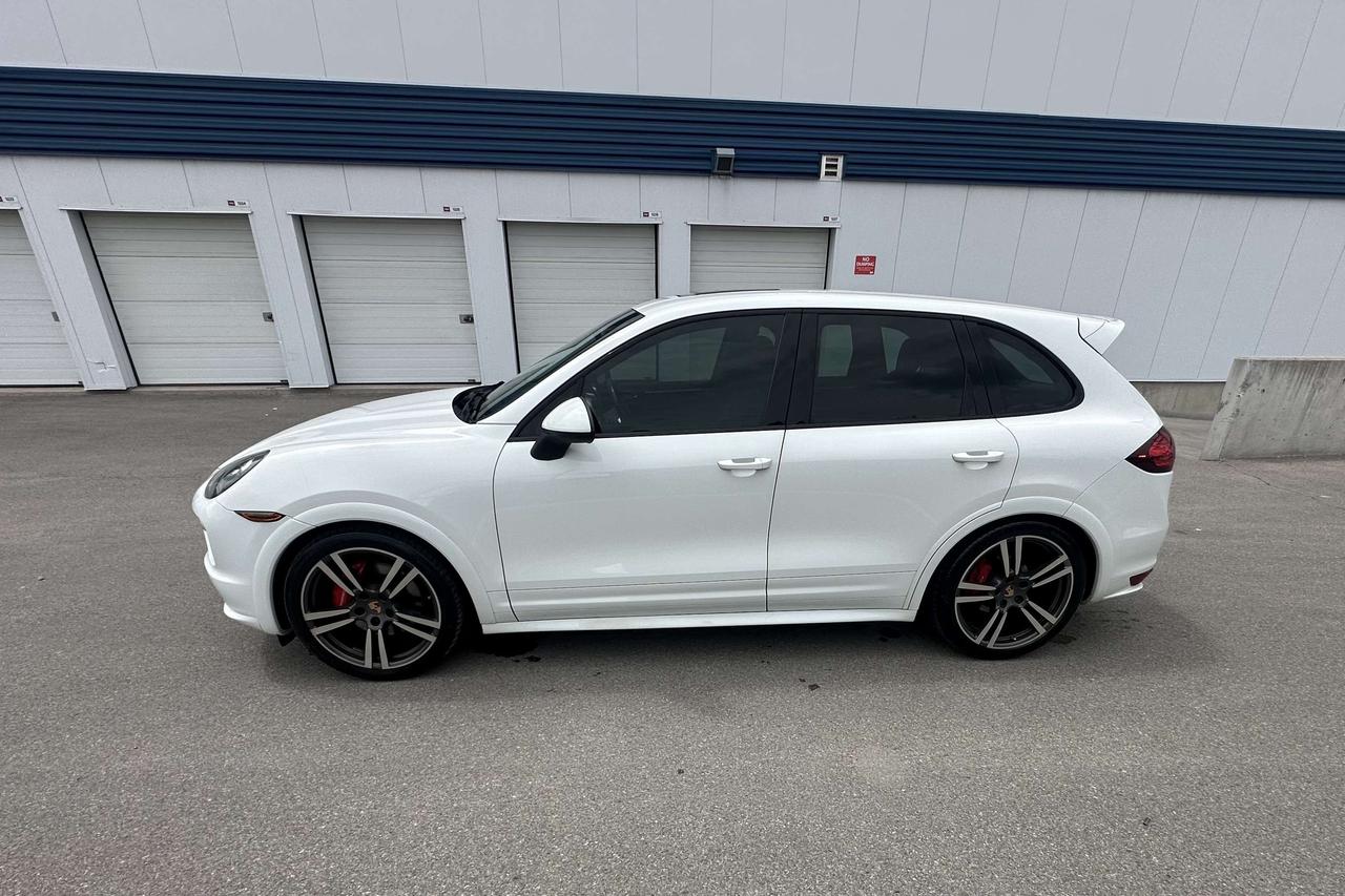 2013 Porsche Cayenne GTS NAVI HTD SEATS NO ACCIDENTS FINANCE & WARRANT Photo
