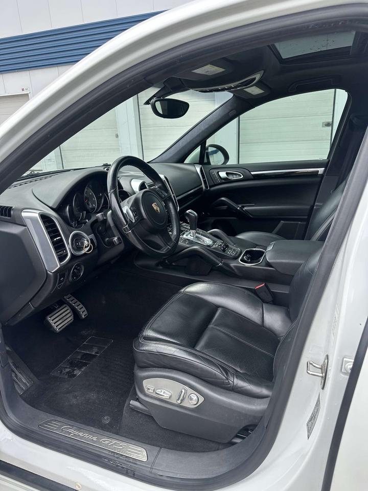 2013 Porsche Cayenne GTS NAVI HTD SEATS NO ACCIDENTS FINANCE & WARRANT Photo