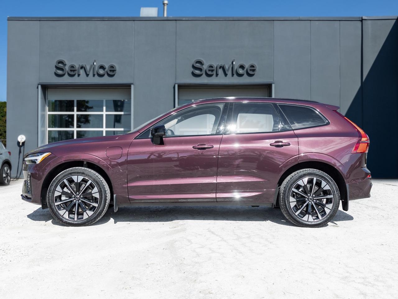 2026 Volvo XC60 Recharge T8 AWD Ultra Dark Theme  EXEC DEMO  LIKE NEW Photo