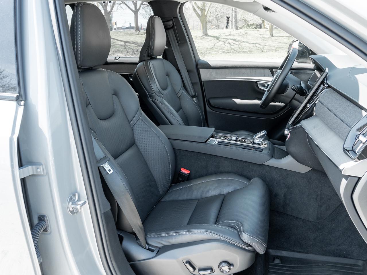 2026 Volvo XC90 B6 AWD Ultra  VOLVO CPO RATE fr 2.99%* Photo