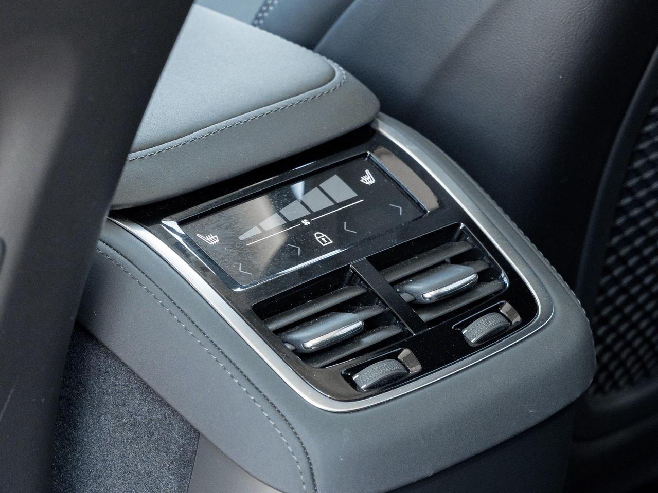 2026 Volvo XC90 B6 AWD Ultra  VOLVO CPO RATE fr 2.99%* Photo
