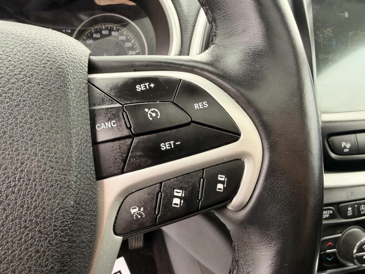 2018 Jeep Cherokee Trailhawk 4x4 NAV LEATHER PANO ROOF CAMERA HTD SEA Photo