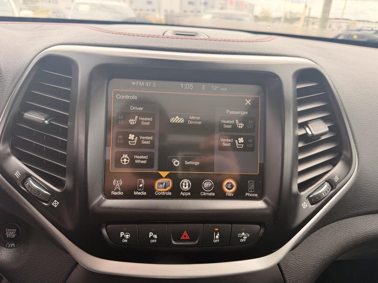 2018 Jeep Cherokee Trailhawk 4x4 NAV LEATHER PANO ROOF CAMERA HTD SEA Photo