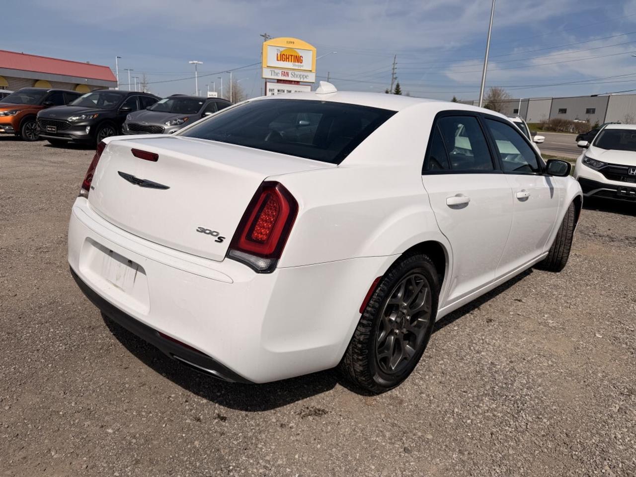 2018 Chrysler 300 300S AWD NAV LEATHER PANOROOF CAMERA HTD SEATS Photo